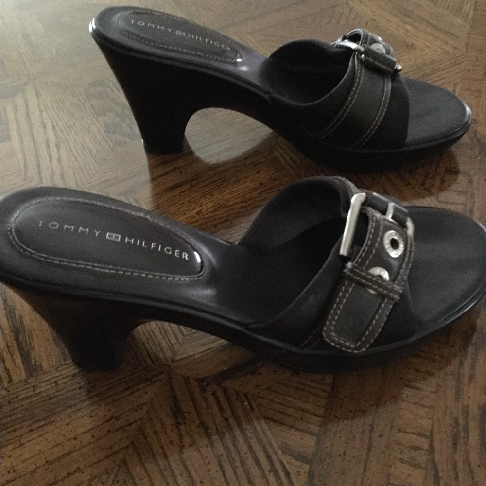 TOMMY HILFIGER brown sandals size 7 - Picture 2 of 3